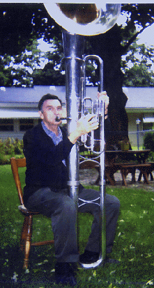 Tuba / Seated
